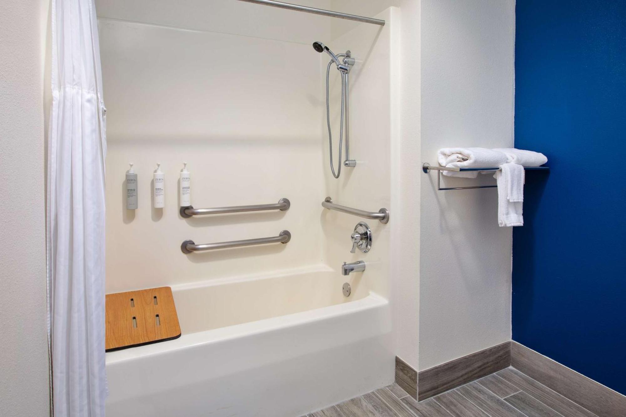 Spark By Hilton Walker Grand Rapids North Dış mekan fotoğraf